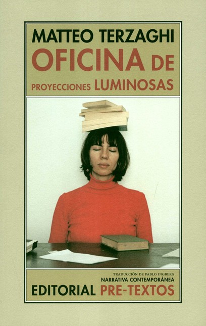 Oficina de proyecciones lumino...