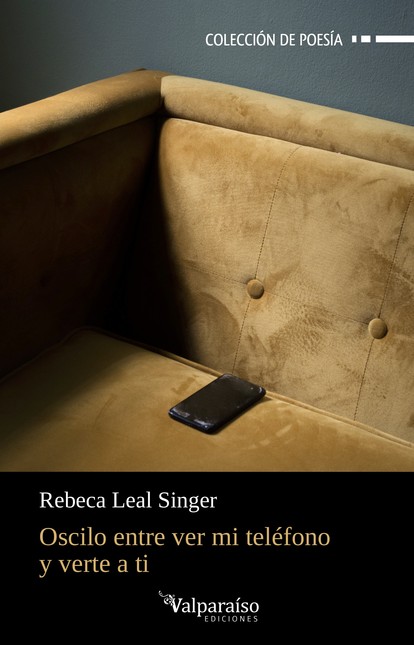 Oscilo entre ver mi teléfono y...